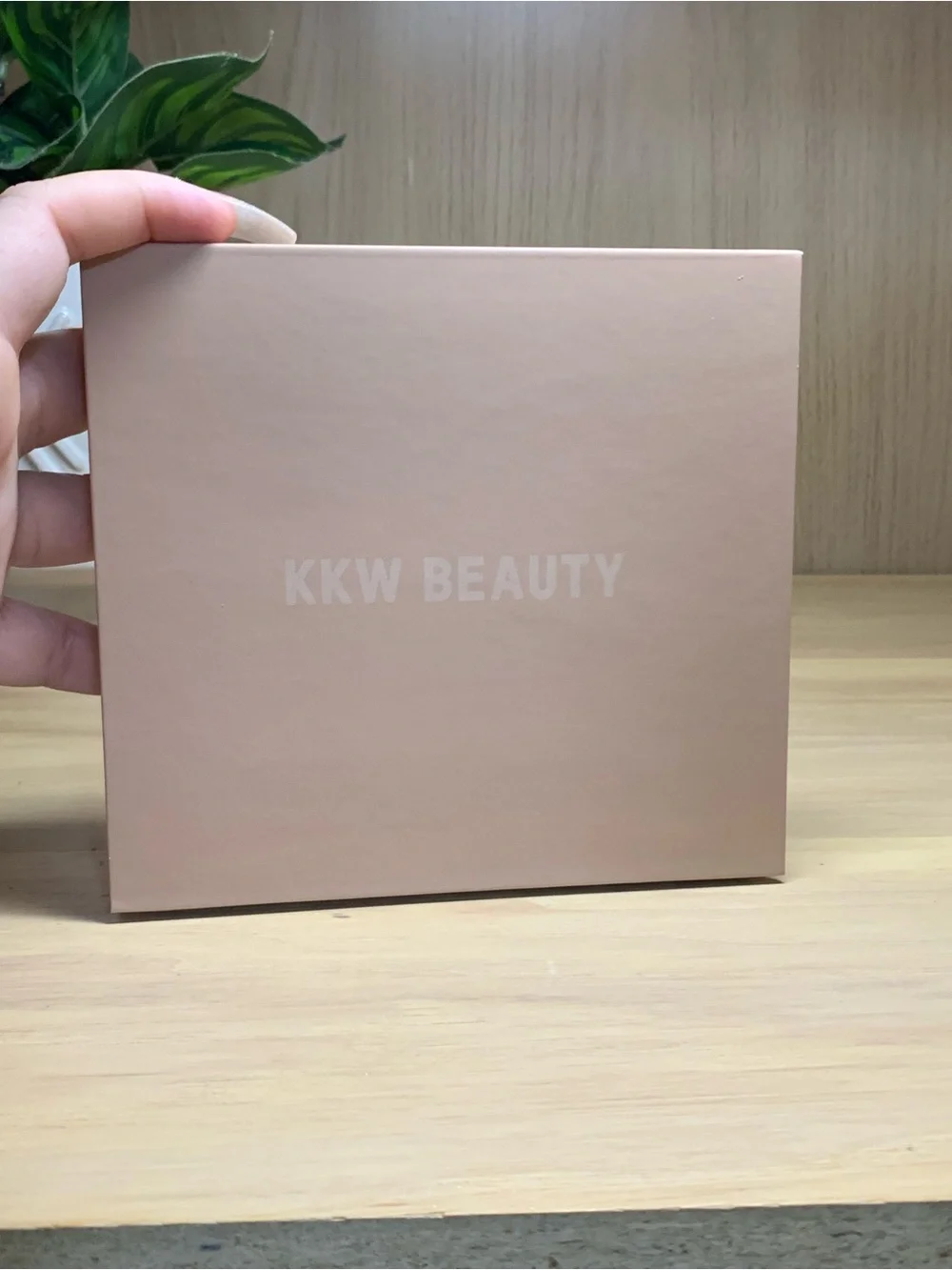 KKW Beauty Powder Contour & Highlight Kit in Medium. New!